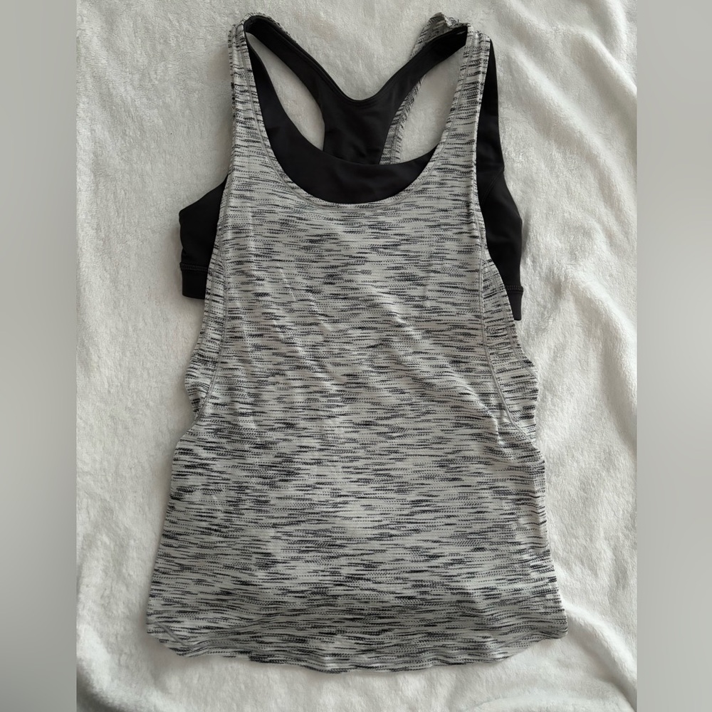 Lululemon tank with build in bra